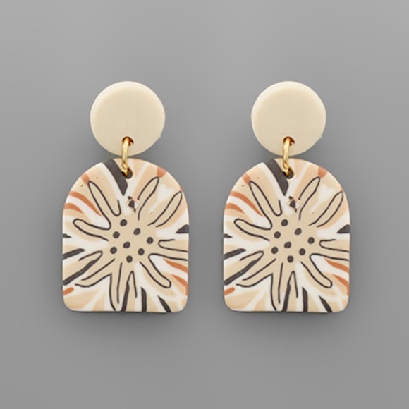 Geometric Flower Print Clay Earrings - Picture 1 of 2